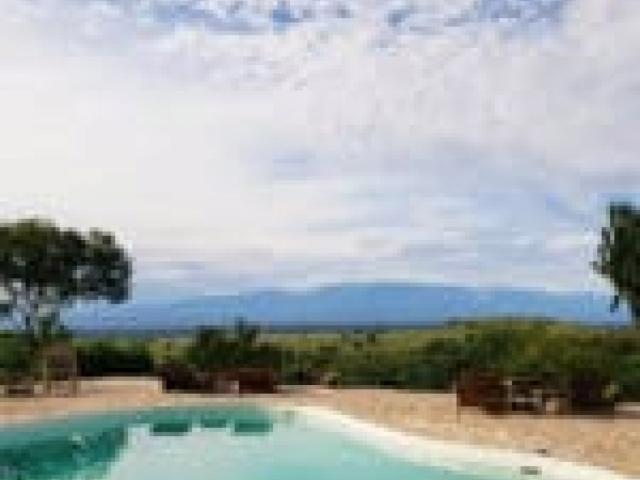 KYAMBURA GORGE LODGE