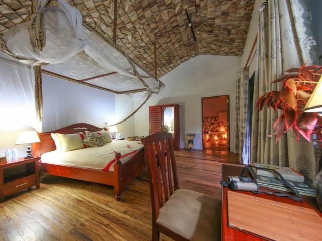 MAHOGANY SPRINGS LODGE