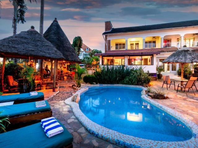 2 FRIENDS BEACH HOTEL